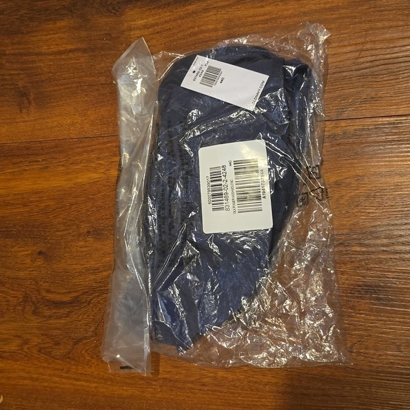 ⭐️40% Off⭐️ Old Navy Mesh Unlined Underwire Plunge Bra - Picture 7 of 9